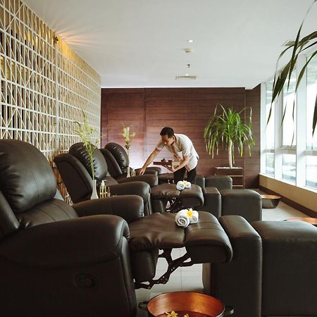 The Alana Surabaya Hotel Exterior foto